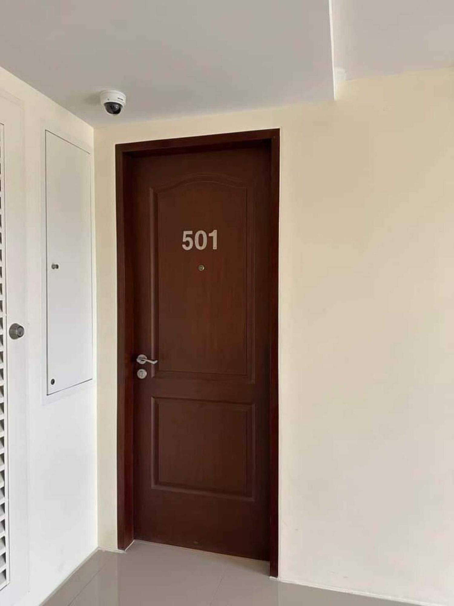 Fullerton Suites Puting Kahoy Exterior photo