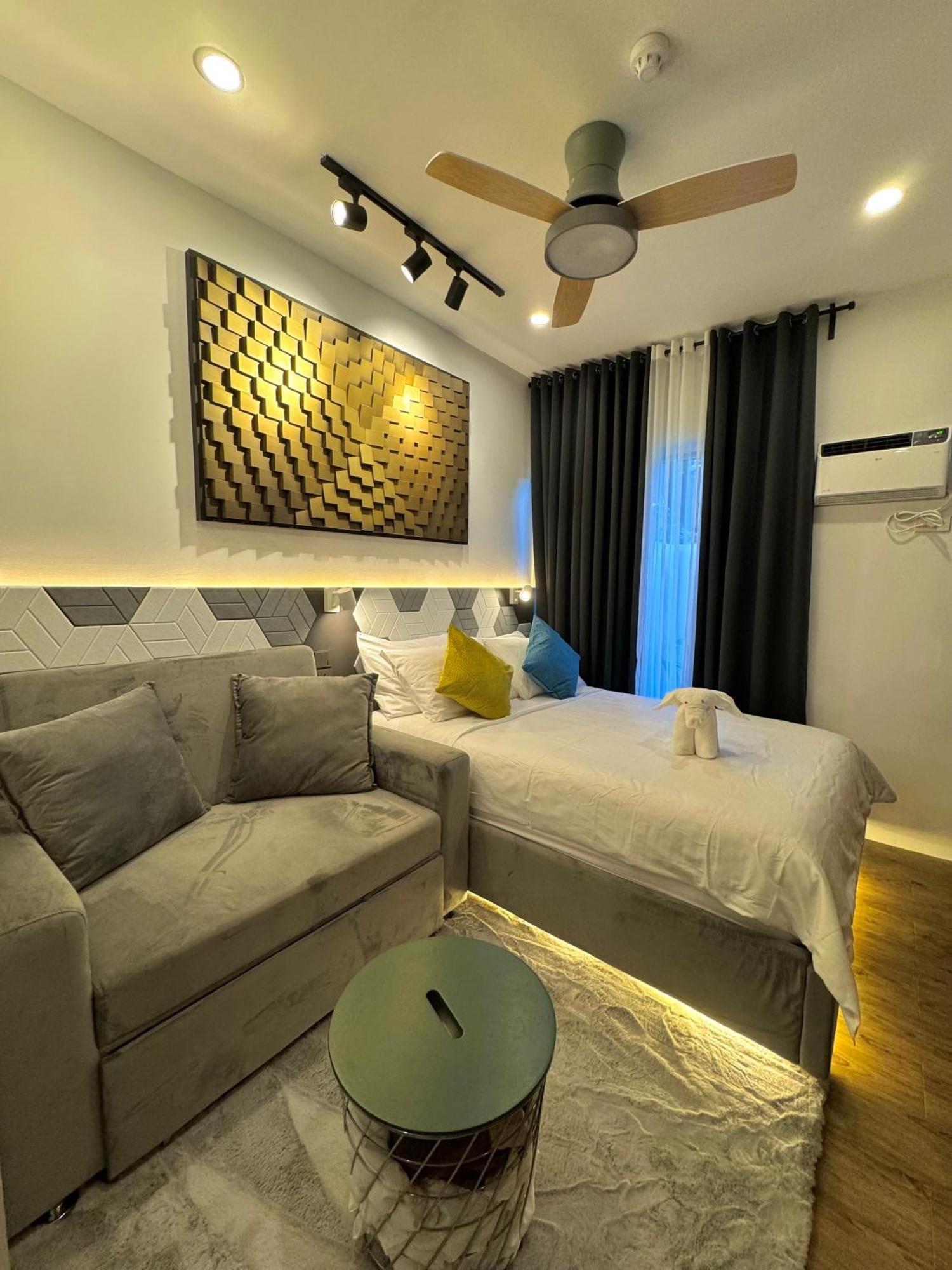 Fullerton Suites Puting Kahoy Exterior photo