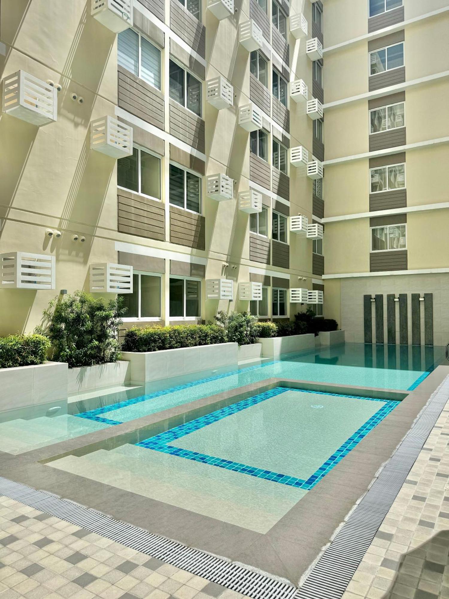 Fullerton Suites Puting Kahoy Exterior photo